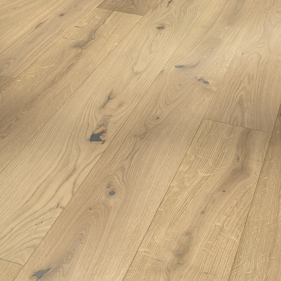 Oak Pure (Wide Plank, Rustikal) with a solid oak top layer in natural oil plus finish